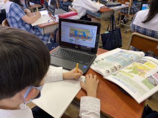 浄水場について調べている様子