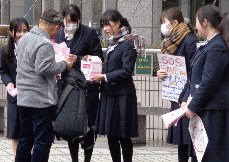 社会貢献に取り組む