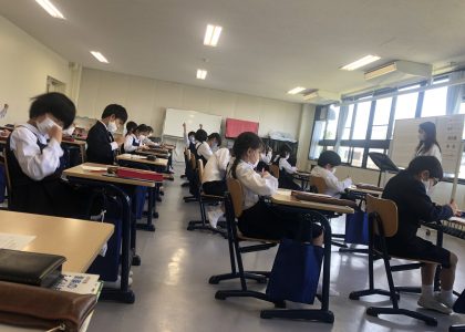 ある日子ネコのキャット 4年音楽 香里ヌヴェール学院小学校